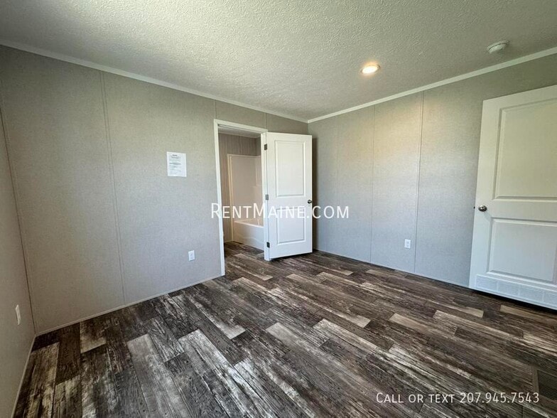 Building Photo - 168 A St