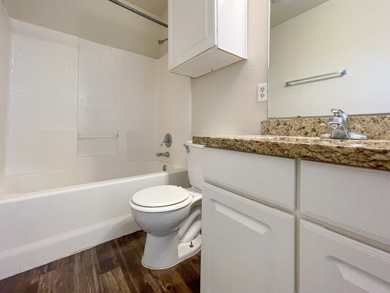 Building Photo - 309 Gurley Ln