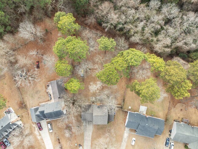 Building Photo - 6257 Lakehaven Dr