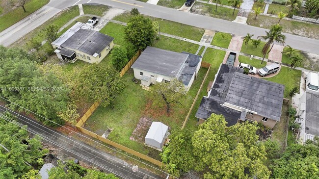 Building Photo - 1620 NE 160th St