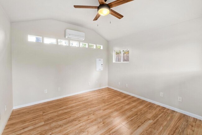 Building Photo - 7404 Lunar Dr