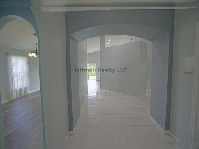 Building Photo - Charming 3 Bed, 2 Bath Home with Pond View in Sought-After Community