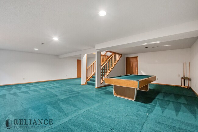 Building Photo - 220 N Yale Ave