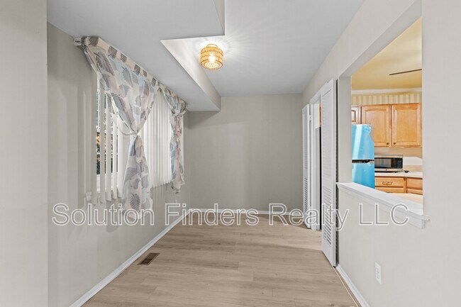 Building Photo - 211 Crocker Dr