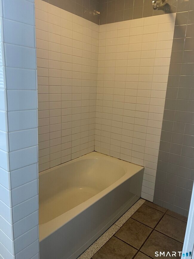 Building Photo - 227 Arctic St