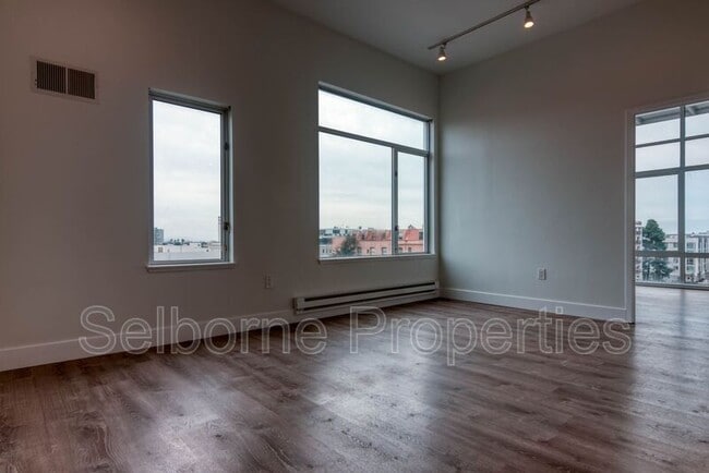 Building Photo - 1401 Jackson St