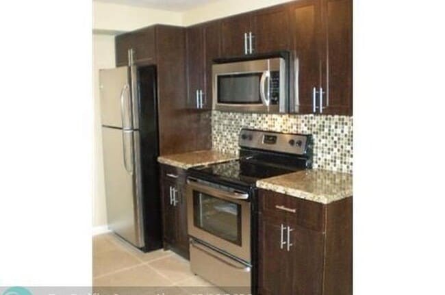 Primary Photo - 2705 NW 73rd Ave