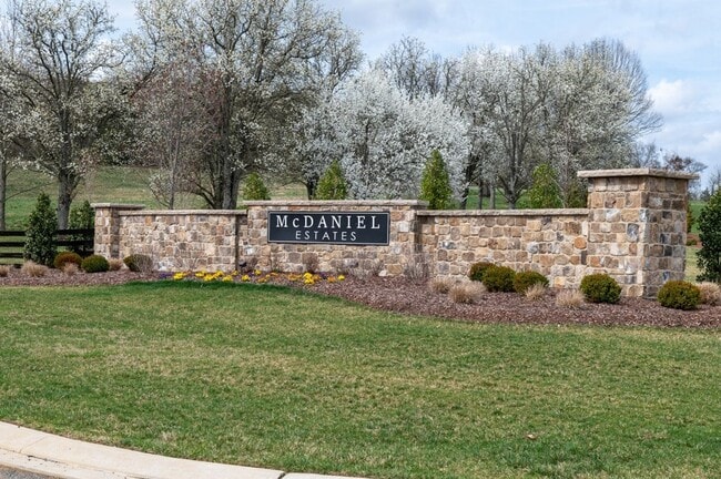 Building Photo - Spotless rental home in the highly sought-after McDaniels neighborhood in College Grove