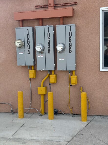 Building Photo - 1518 N Broadway