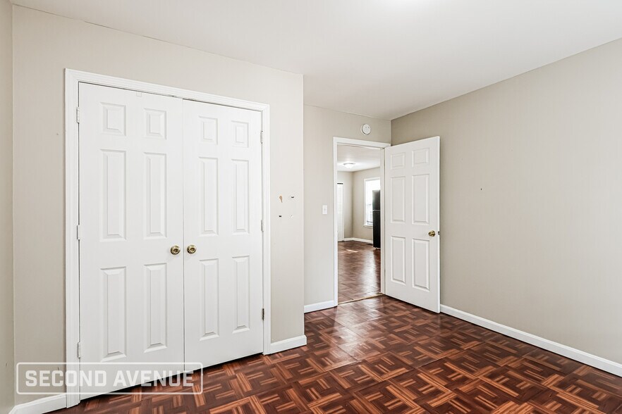 Building Photo - 1831 W Ormsby Ave