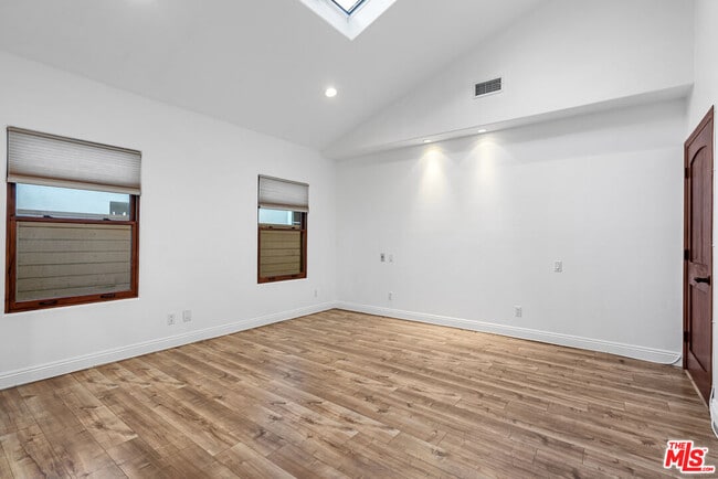 Building Photo - 14710 Greenleaf St