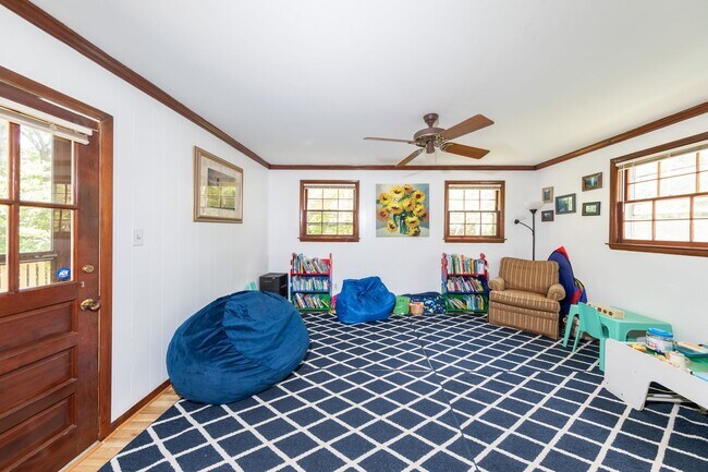 Building Photo - 134 Berkeley Ln