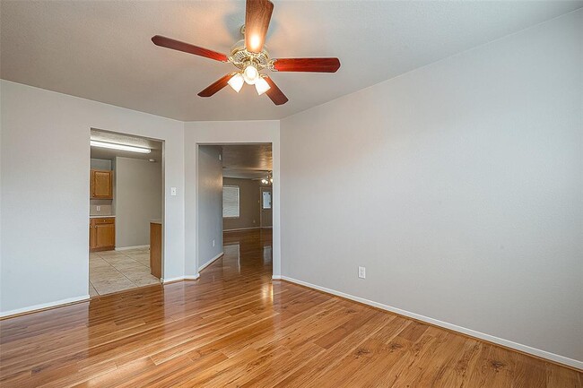 Building Photo - 1202 Sabine Brook Way