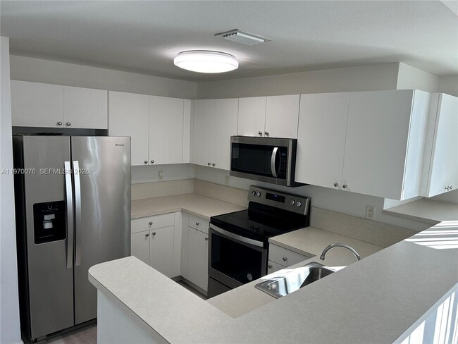 Building Photo - 10 Aragon Ave