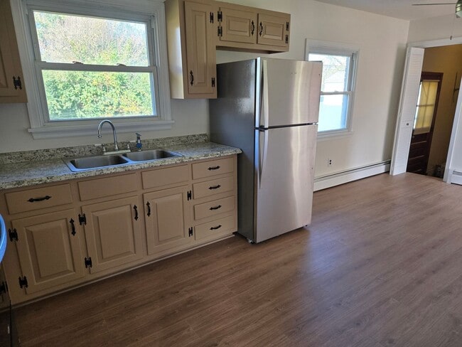 Building Photo - **4706 Glenspring Road, Henrico, VA – Move-In Ready Brick Rancher!**