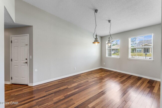 Building Photo - 3435 Cherry Ridge Rd