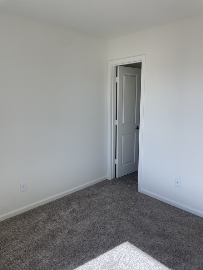 Building Photo - 1118 Helsing Rd