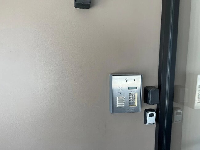 Building Photo - 241 S Main St