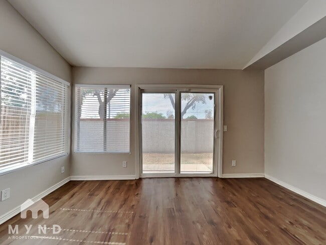 Building Photo - 413 W Renee Dr