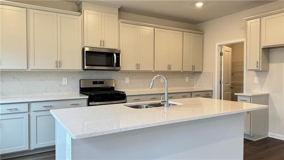 Building Photo - 228 Water Oak Wy