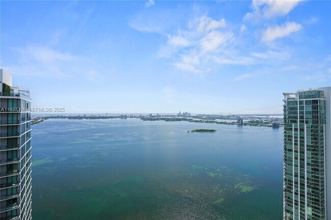 Building Photo - 650 NE 32nd St