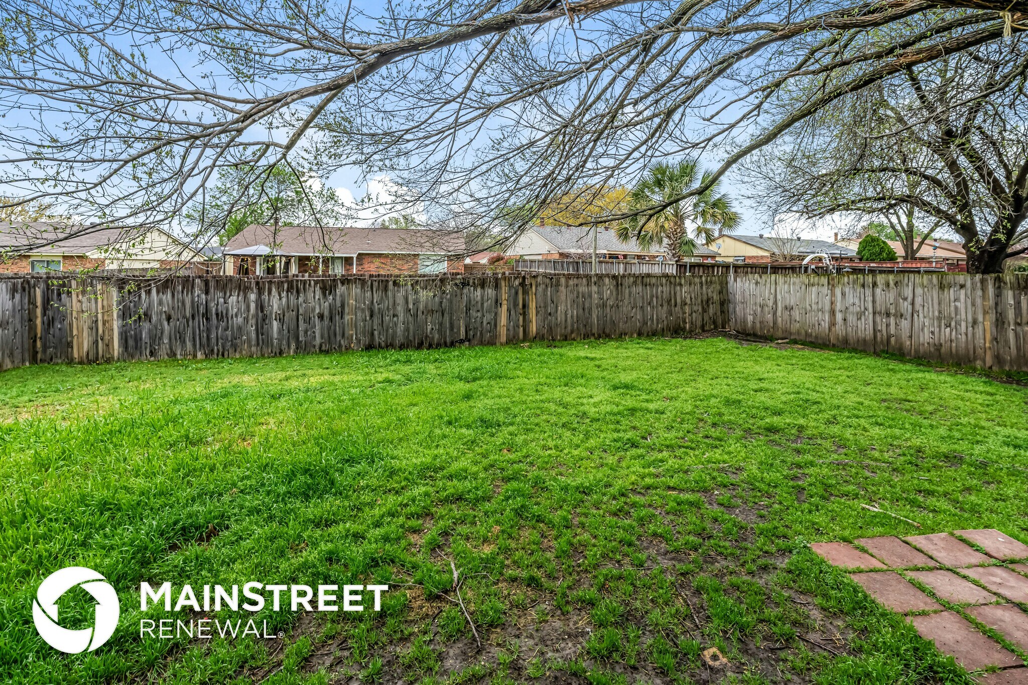 Building Photo - 329 Rockcrest Dr
