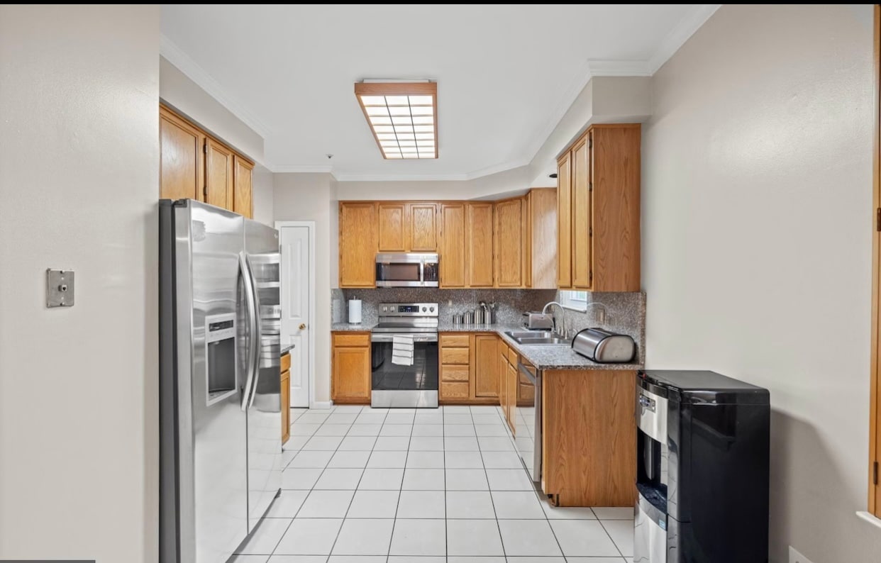 Building Photo - 5714 Silk Tree Dr