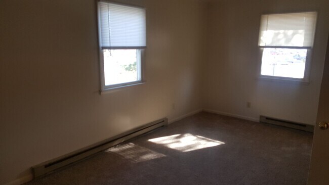 Building Photo - Charming Second-Floor Apartment in Havre de Grace!