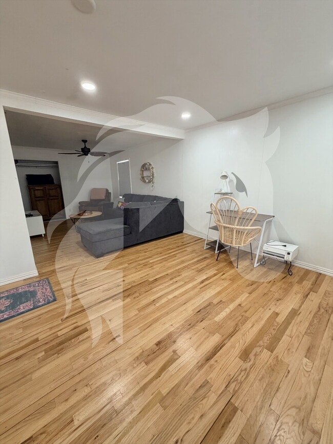 Building Photo - "Furnished 2-Bedroom Enid Retreat with Vintage Charm!"