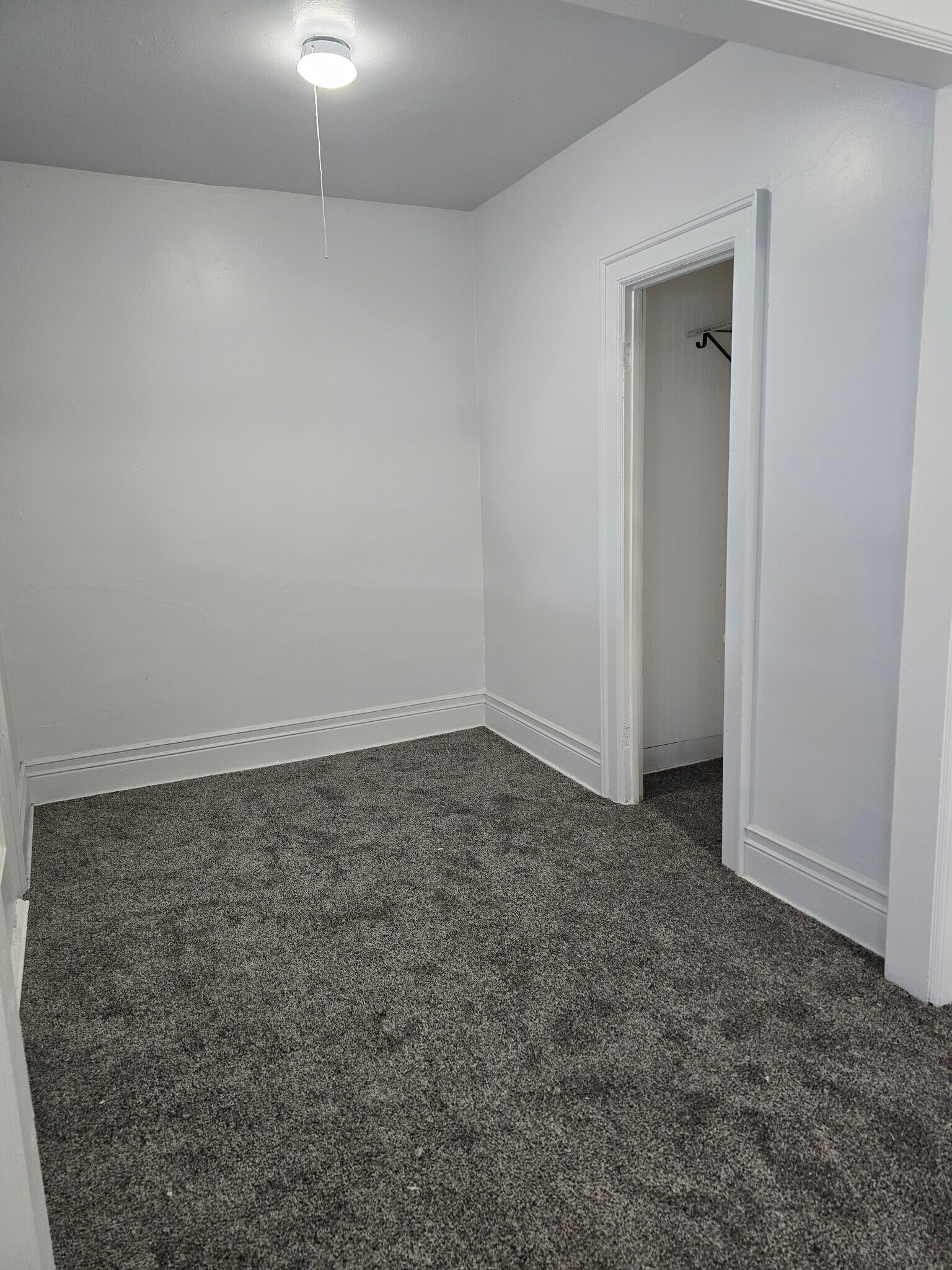 Building Photo - 516 Woodlawn Ave