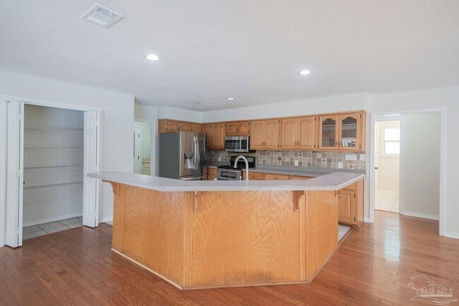 Building Photo - 5490 Oakmont Dr