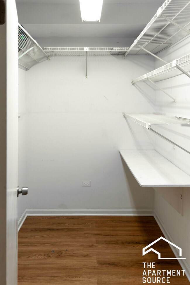 Building Photo - 1810 N Fremont St