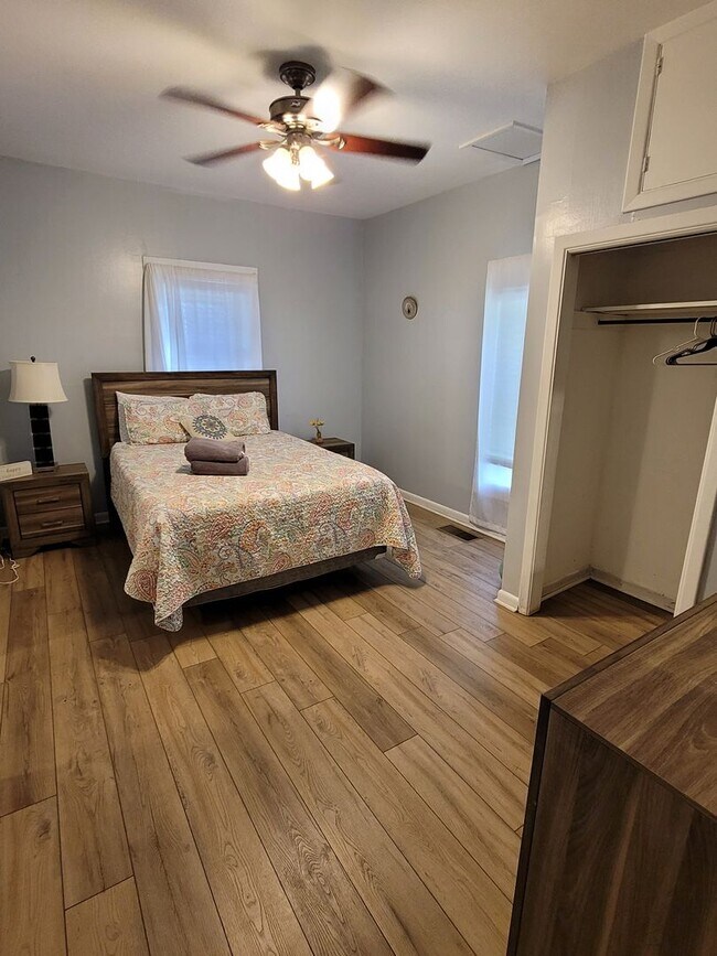 Building Photo - MOVE IN SPECIAL!! Beautiful 3 Bedroom 2 bath home