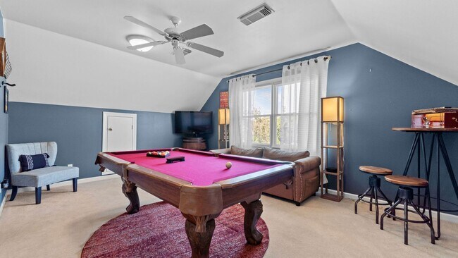 Building Photo - Spacious 5 Bed 4.5 Bath Available July 2026