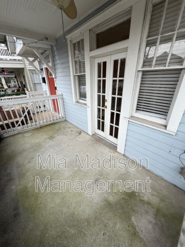 Building Photo - 801 E 39th St