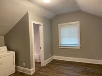 Building Photo - 443 Greenwood Ave