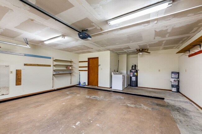 Building Photo - 57 Woodcreek Dr