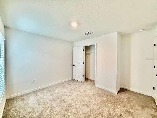 Building Photo - 5745 Helmsman Ct