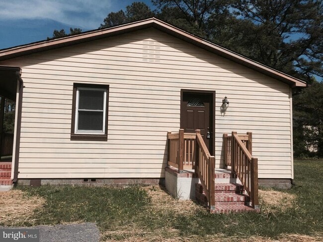 Building Photo - 578 Shorewood Dr