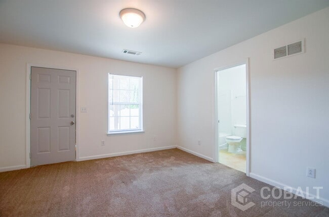 Building Photo - 6823 Blackstone Pl