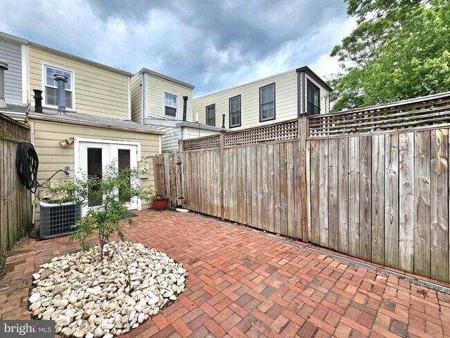 Building Photo - 513 N Patrick St