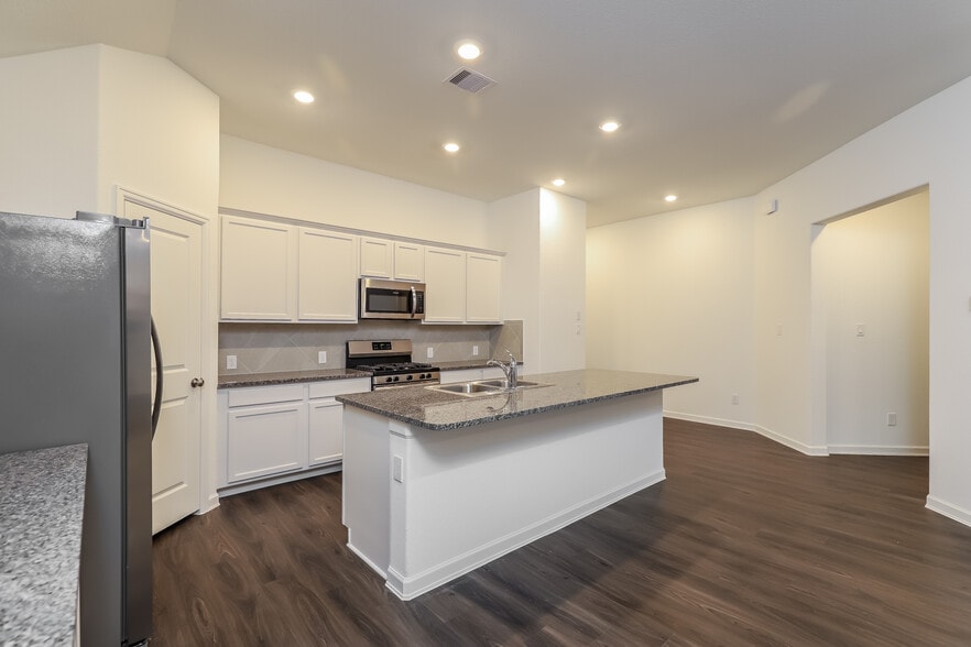 Building Photo - 5434 Tourmaline Wy