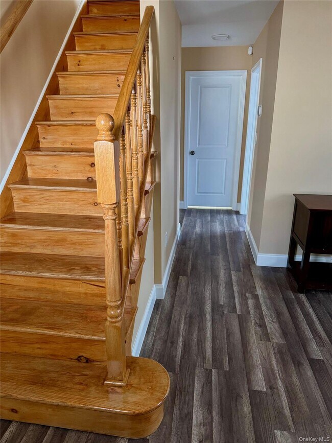 Building Photo - 2 Lafayette Dr