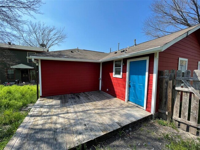 Building Photo - 1041 Lott Ave