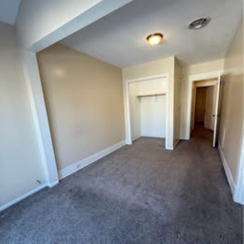 Building Photo - 2716 Oak Ave