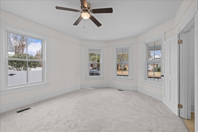 Building Photo - 258 Douglas Ave