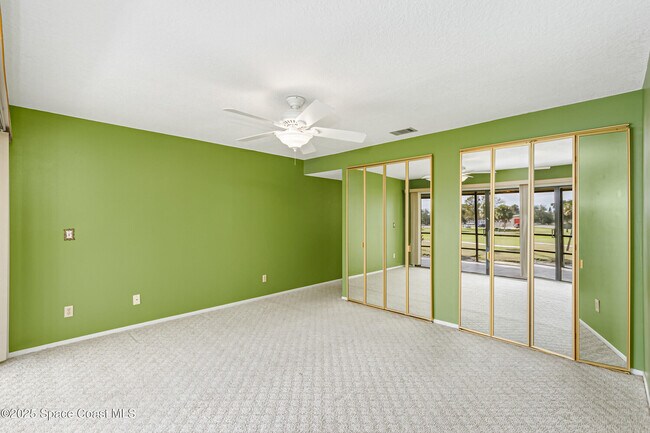 Building Photo - 2125 Golf Isle Dr