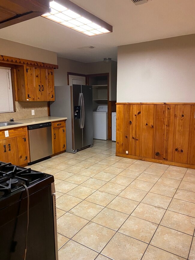 Kitchen - 2406 Carrington St