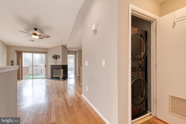 Building Photo - 20 Sandstone Ct