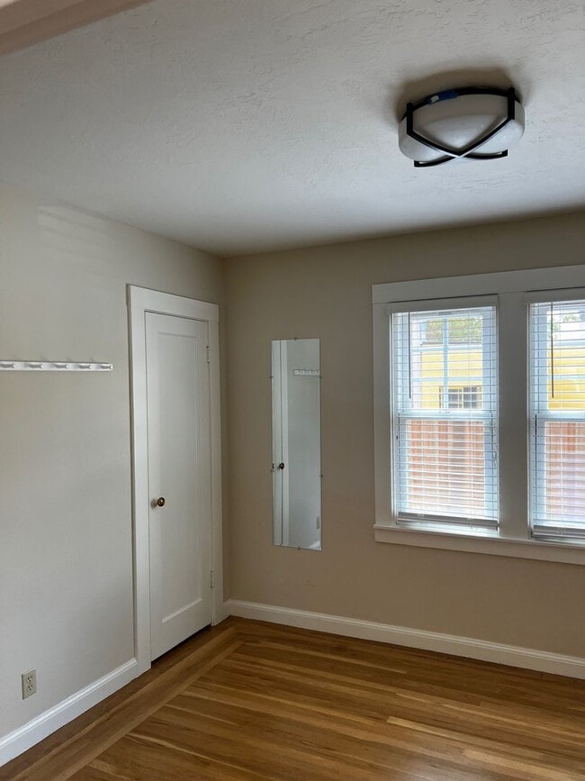Building Photo - ** MOVE IN SPECIAL $500 OFF THE FIRST MONT...